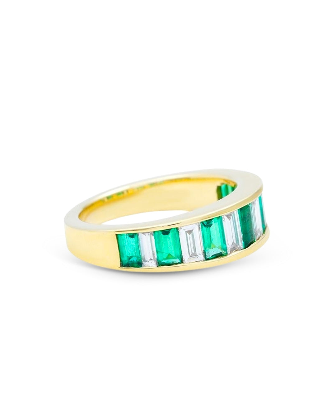18KT YELLOW GOLD EMERALD & DIAMOND BAND